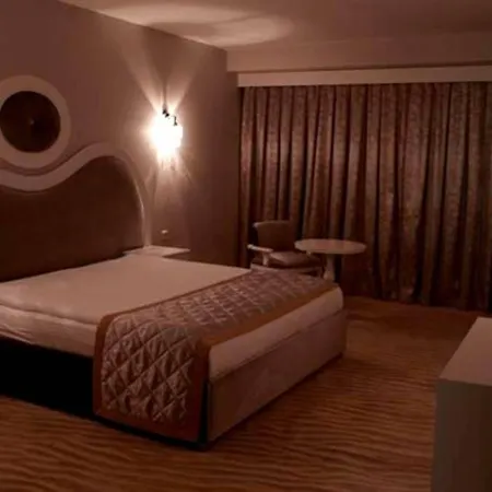 Hotel Grand Merpond 3*